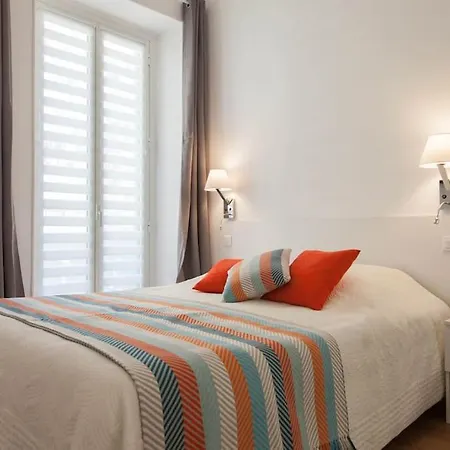 #28 1 Bdr Flat Ac Balcony Hper 10mins To & Old Town * Nice