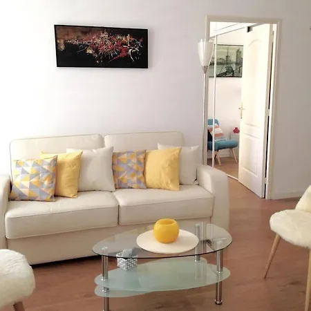 #28 1 Bdr Flat Ac Balcony Hper 10mins To & Old Town *