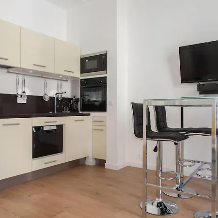 Apartment #28 1 Bdr Flat Ac Balcony Hper 10mins To & Old Town Nice