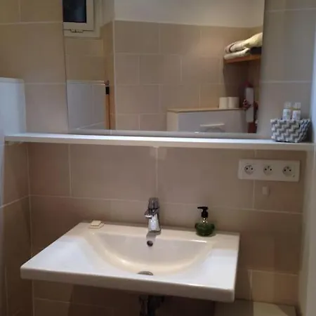 #28 1 Bdr Flat Ac Balcony Hper 10mins To & Old Town Apartment *